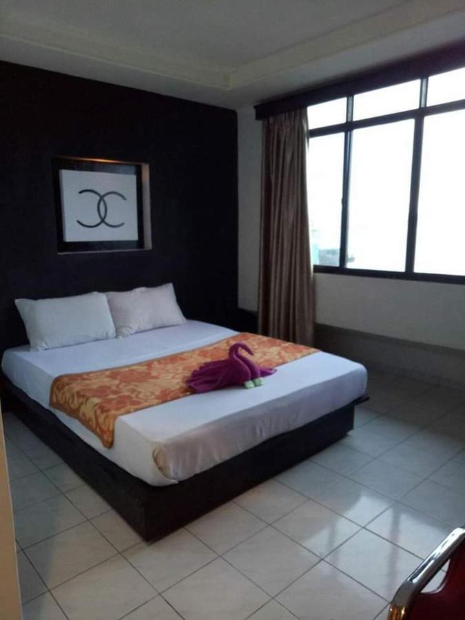 Laut Jaya Hotel Tanjung Pinang Quarto foto