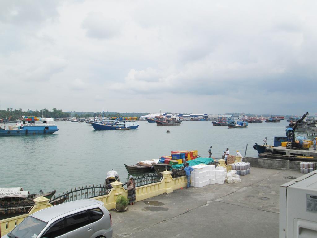 Laut Jaya Hotel Tanjung Pinang Exterior foto